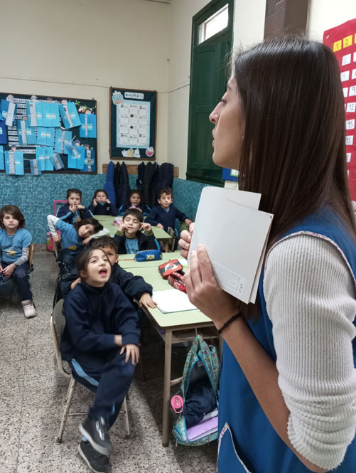 Estudiantes en clase de inglés